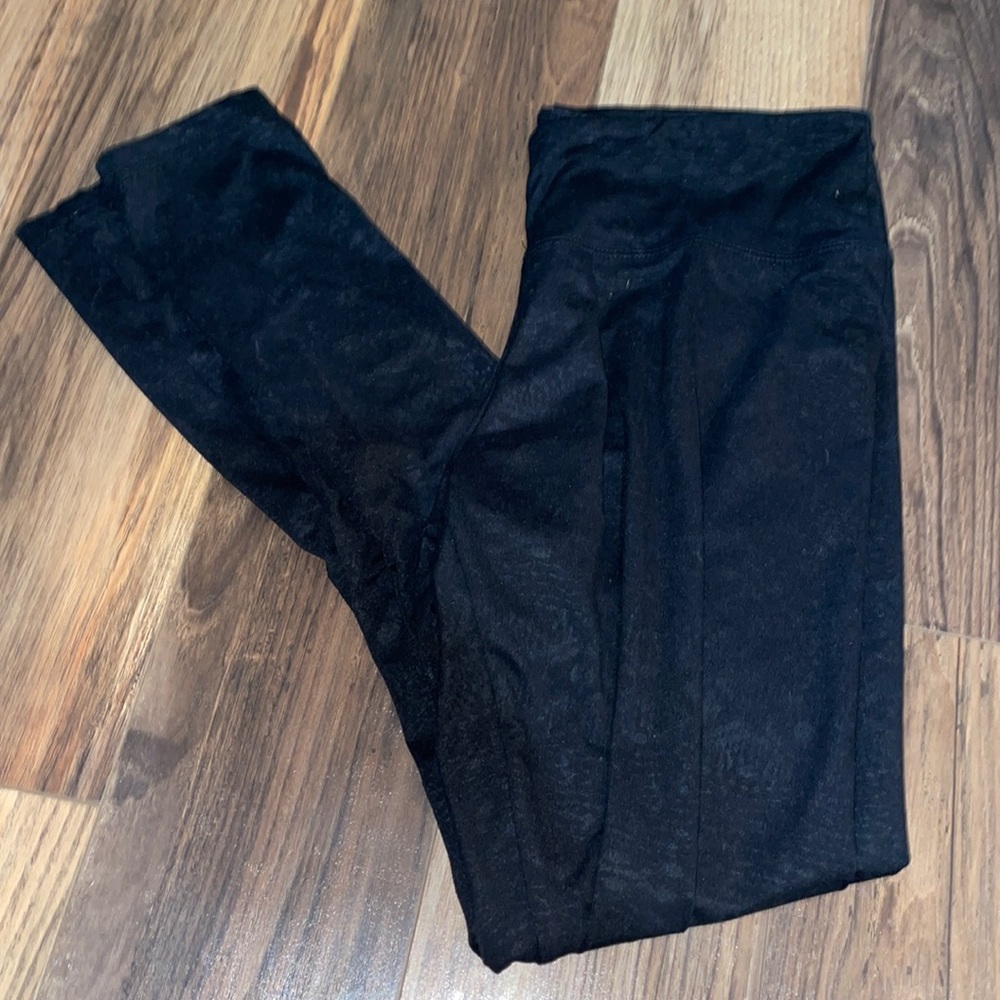 Leggings with faint Aztec pattern Size medium